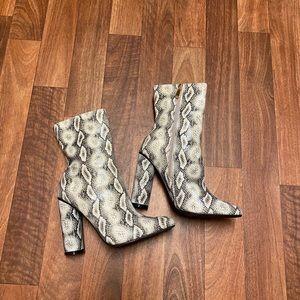 Midnight lover snake boots